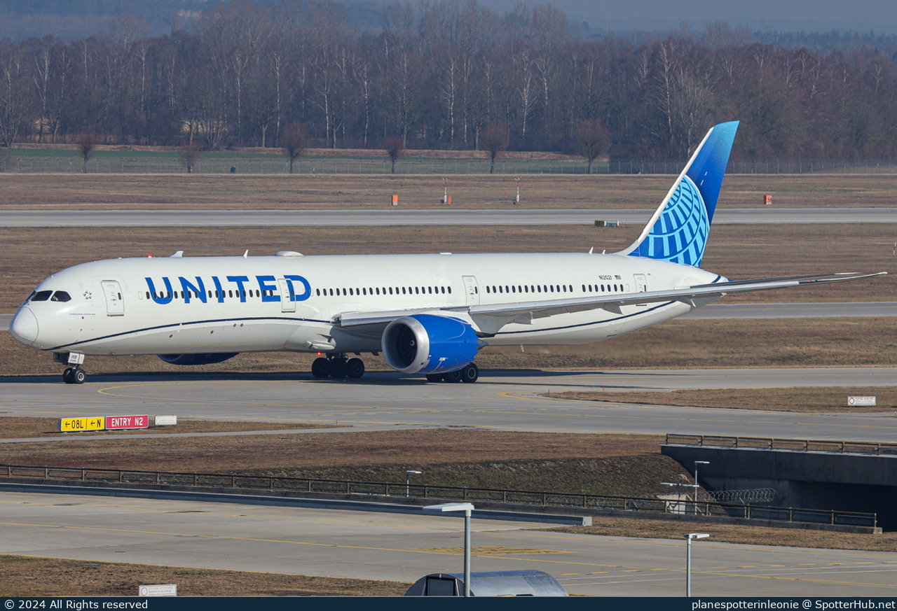 Photo of N12021 - Boeing 787-10 Dreamliner operated by United Airlines
