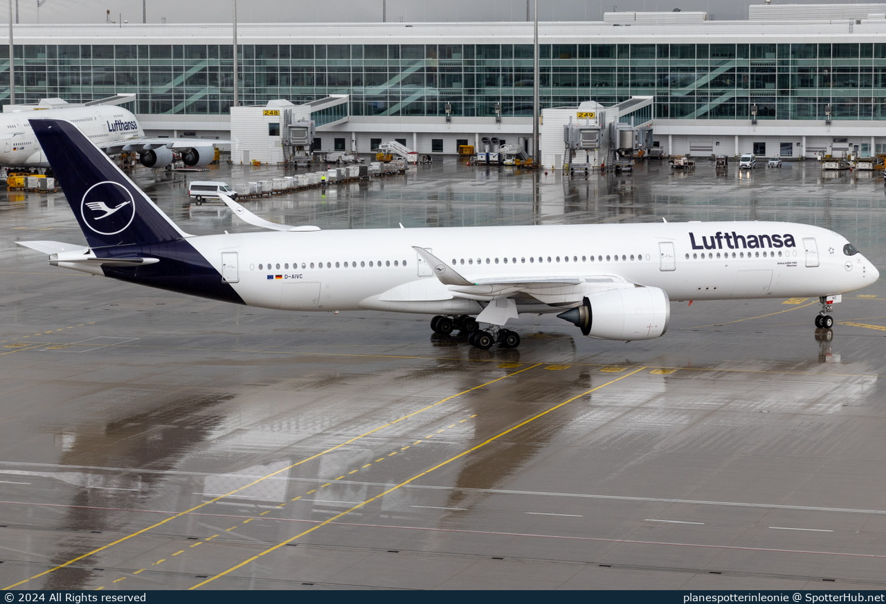 Photo of D-AIVC - Airbus A350-941 operated by Lufthansa