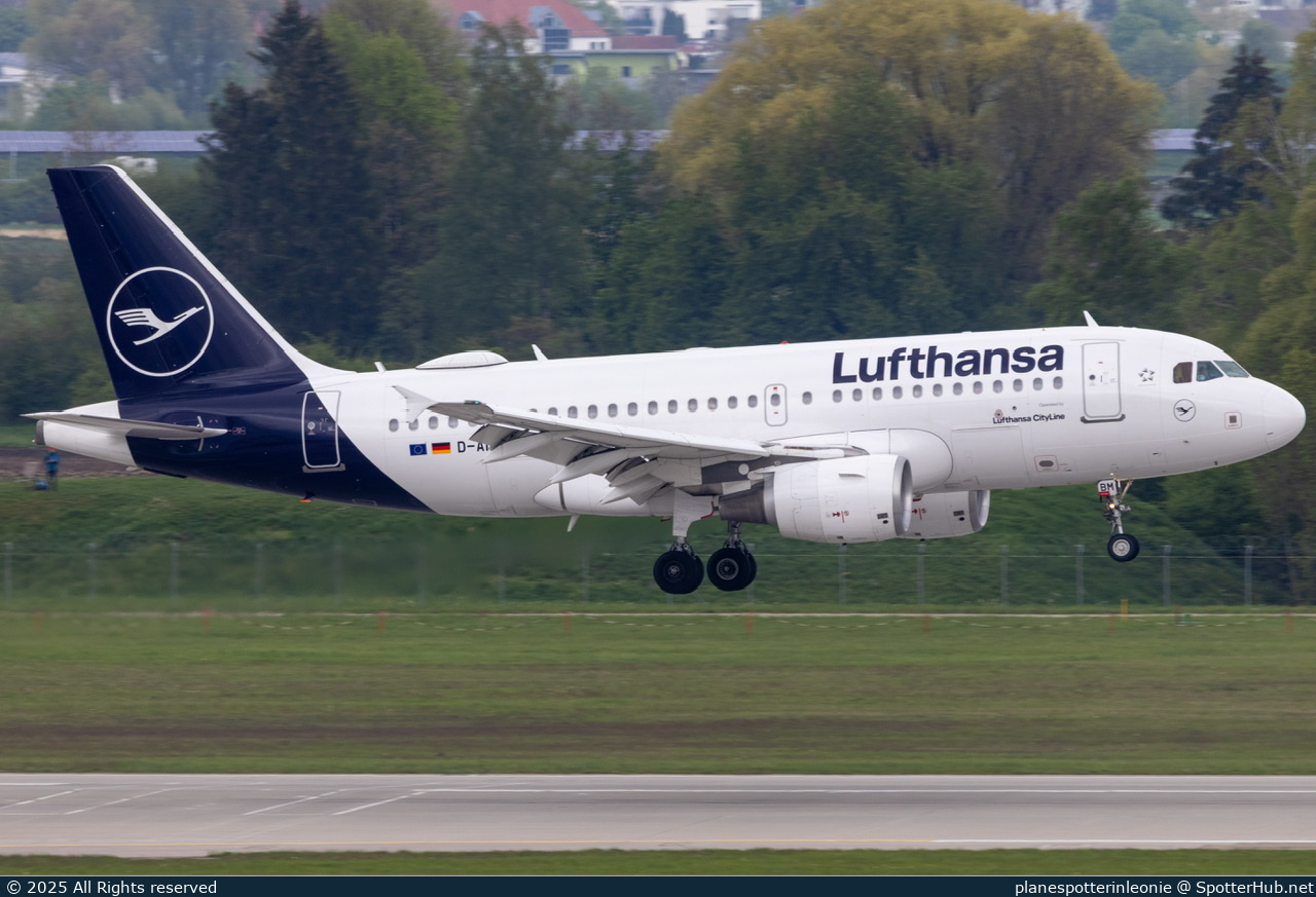 Photo of D-AIBM - Airbus A319-112 operated by Lufthansa CityLine
