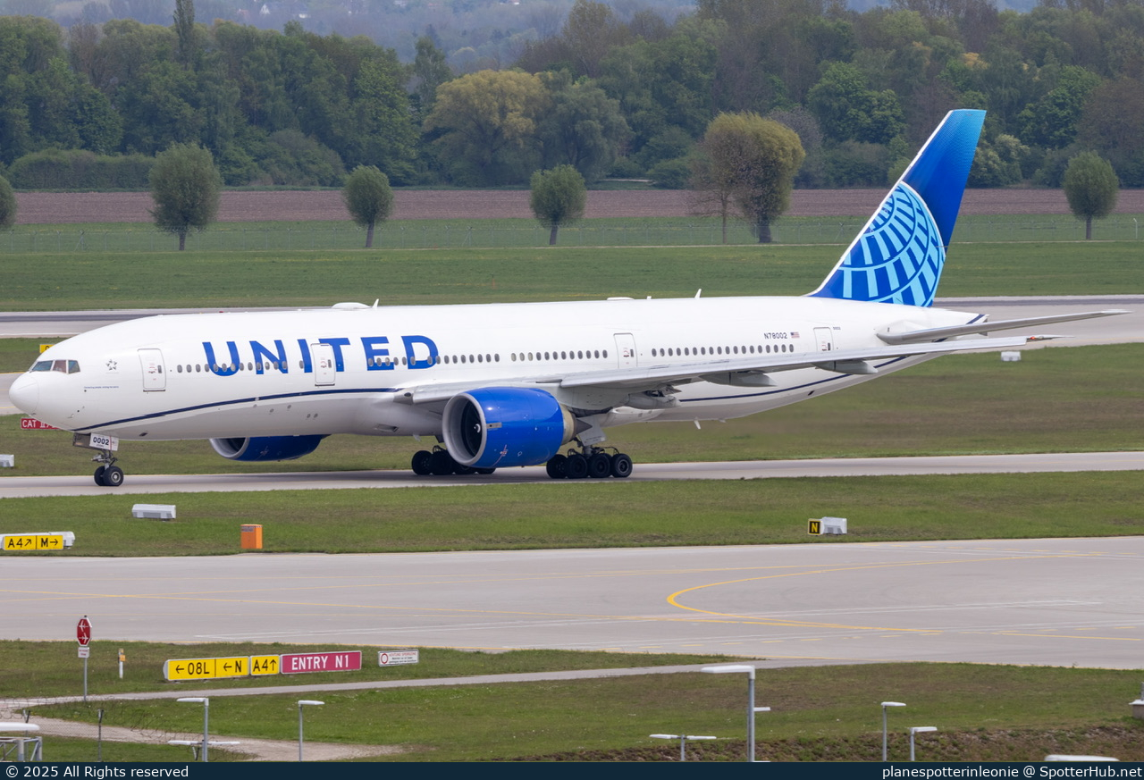 Photo of N78002 - Boeing 777-224(ER) operated by United Airlines
