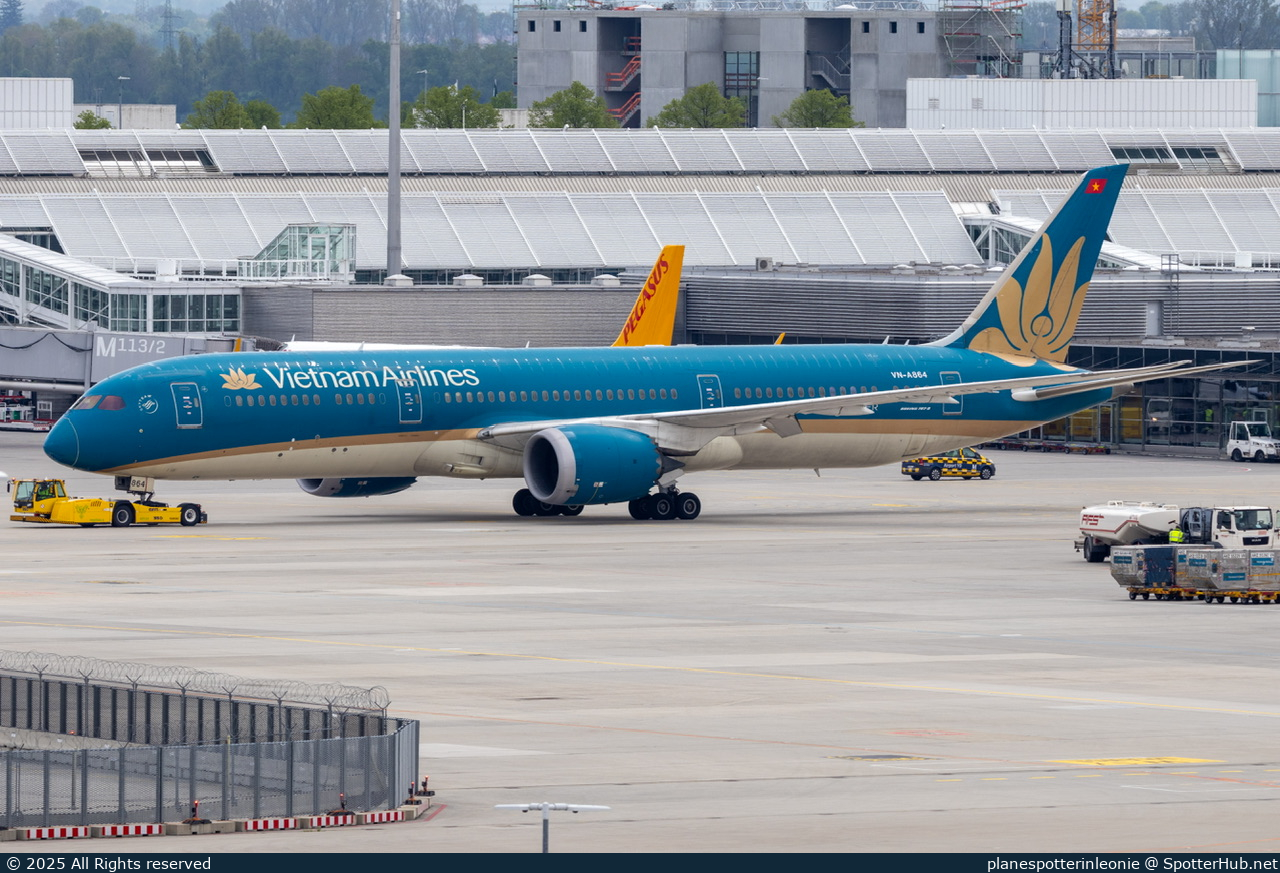 Photo of VN-A864 - Boeing 787-9 Dreamliner operated by Vietnam Airlines