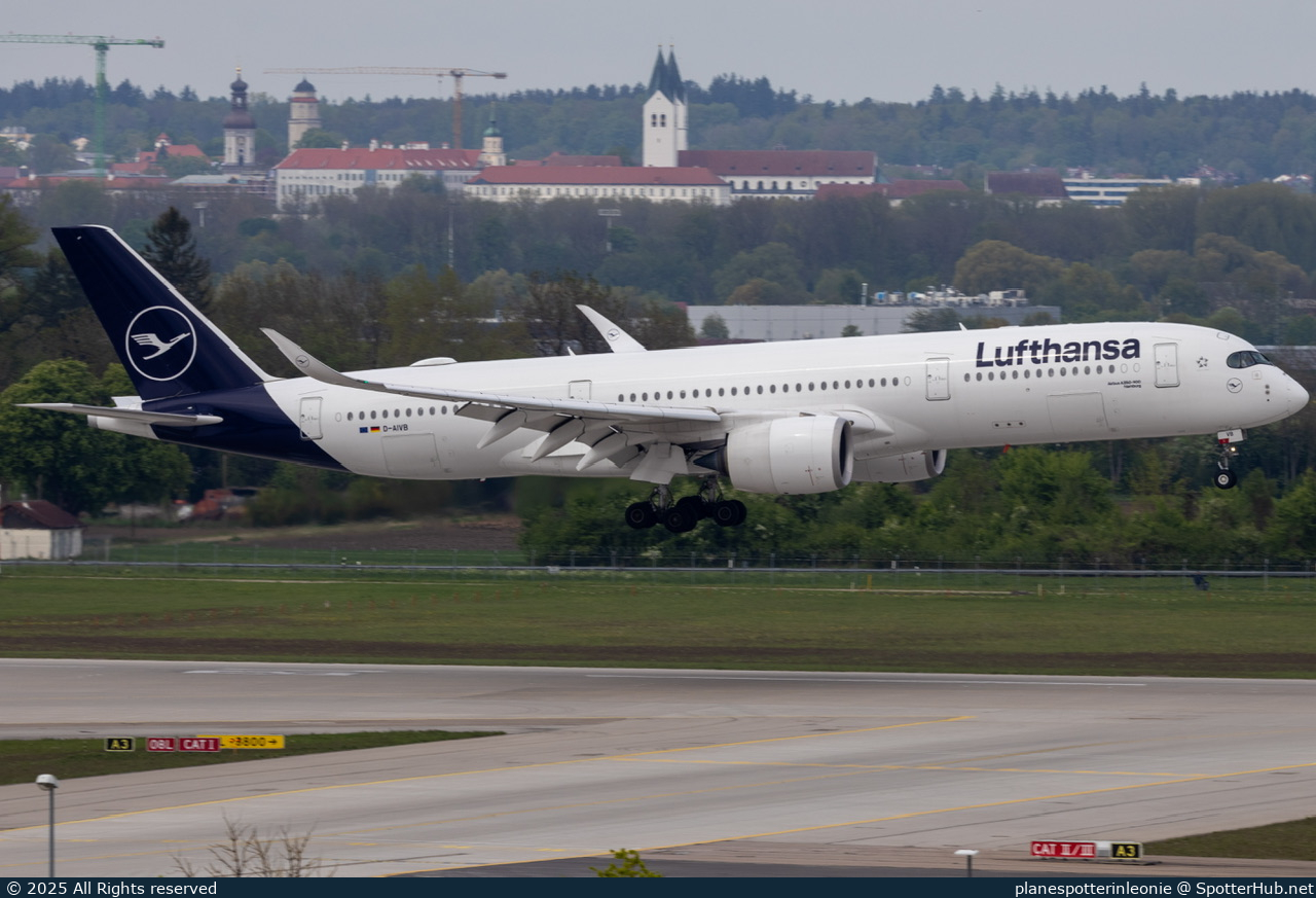 Photo of D-AIVB - Airbus A350-941 operated by Lufthansa