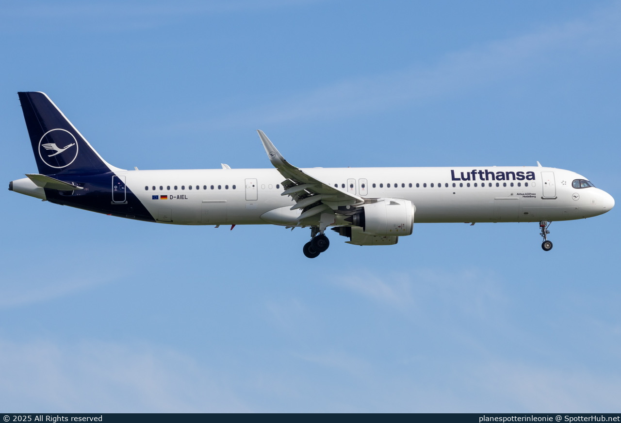 Photo of D-AIEL - Airbus A321-271NX operated by Lufthansa
