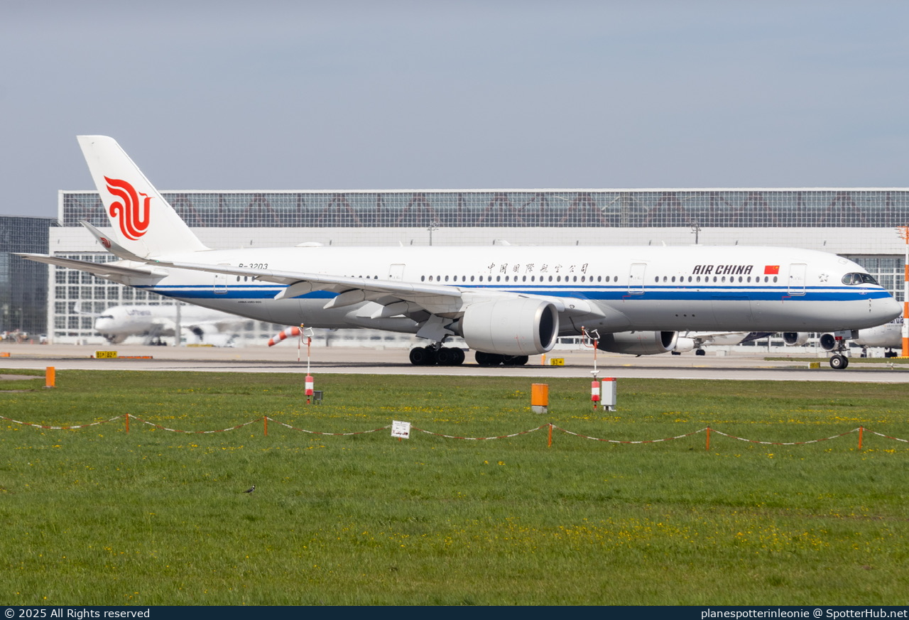 Photo of B-32D3 - Airbus A350-941 operated by Air China