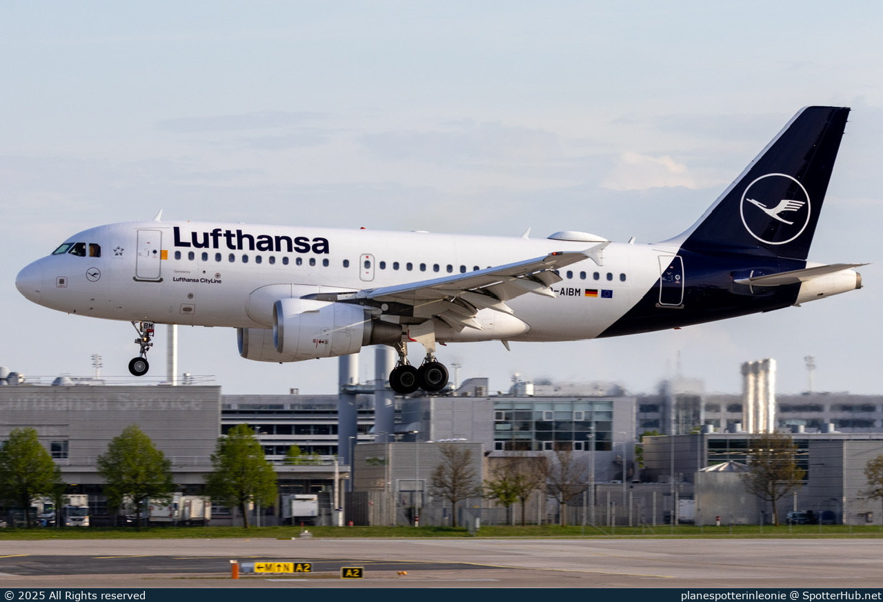 Photo of D-AIBM - Airbus A319-112 operated by Lufthansa CityLine