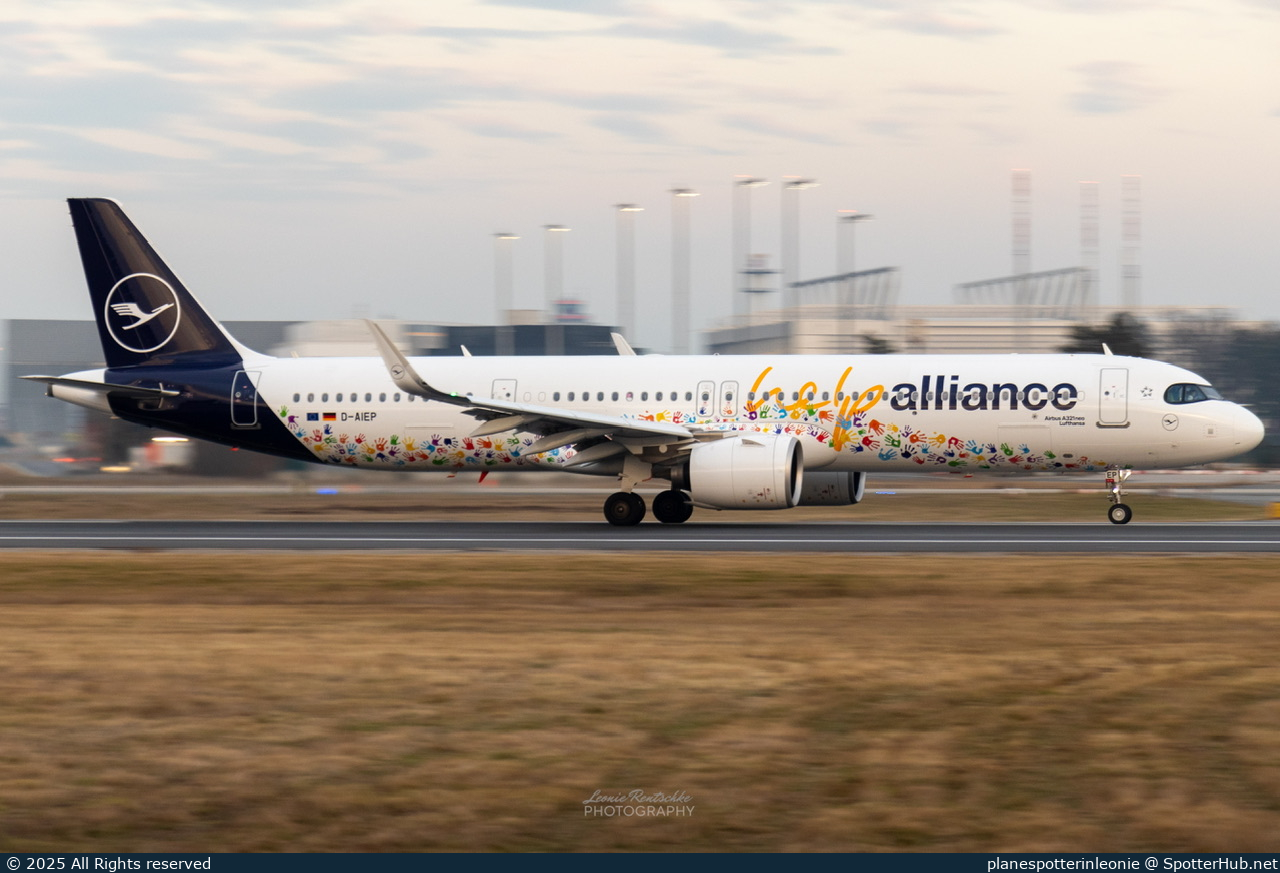 Photo of D-AIEP - Airbus A321-271NX operated by Lufthansa