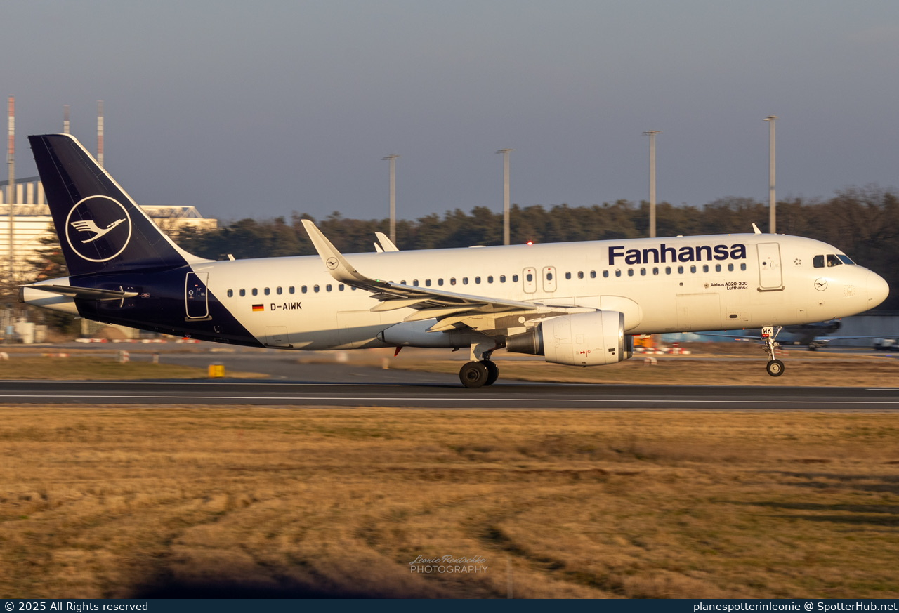 Photo of D-AIUK - Airbus A320-214 operated by Lufthansa