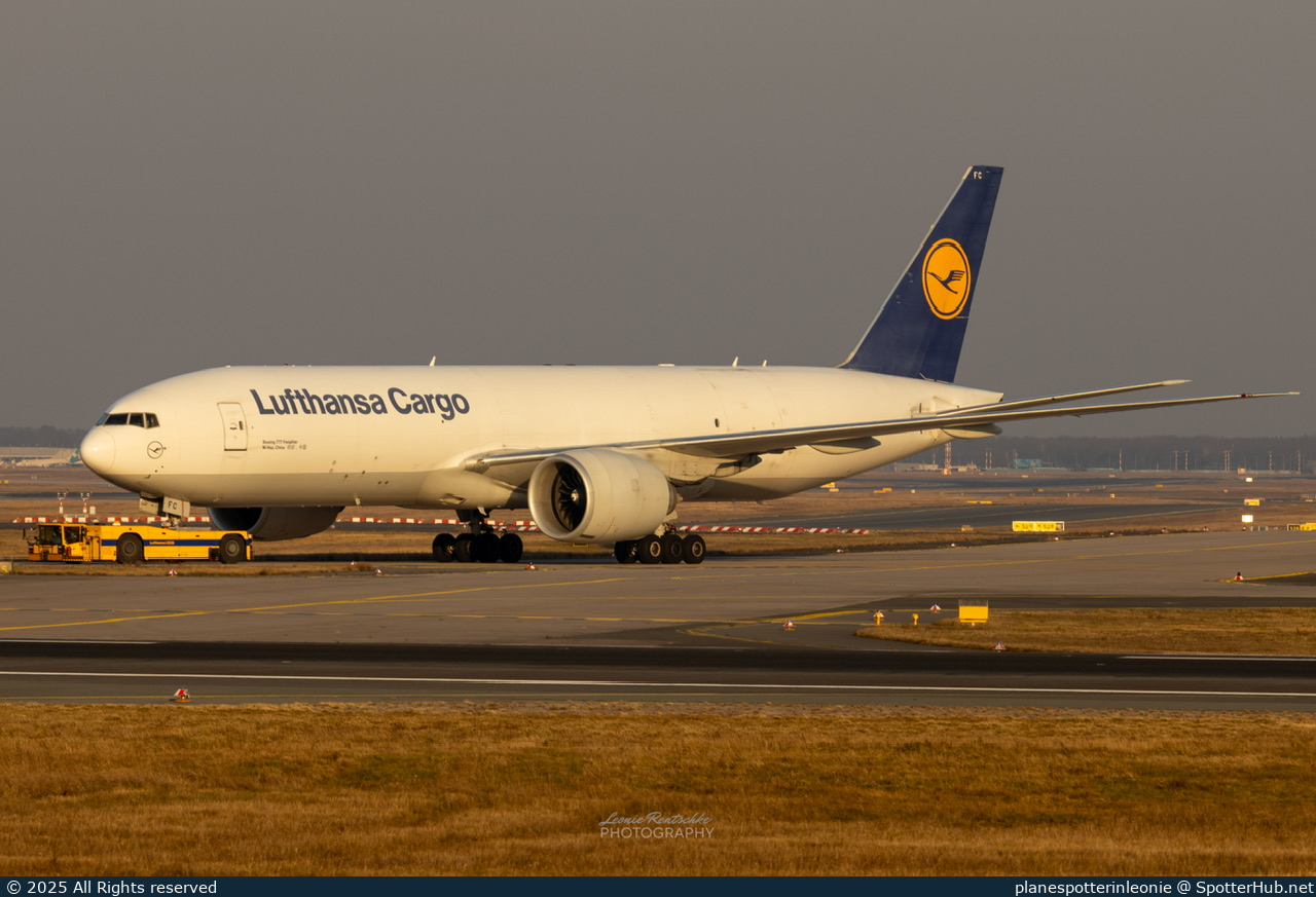 Photo of D-ALFC - Boeing 777-FBT operated by Lufthansa Cargo