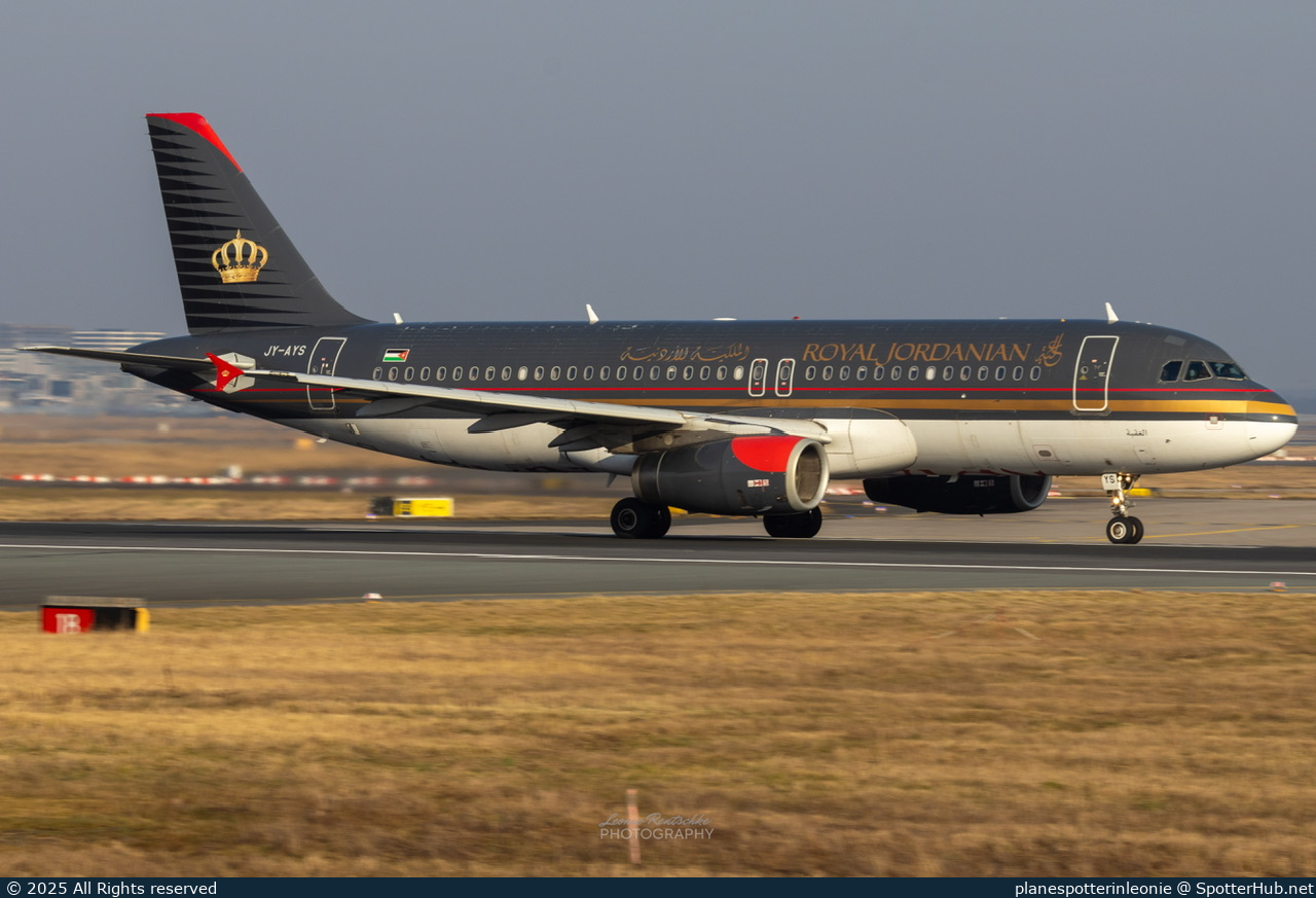 Photo of JY-AYS - Airbus A320-232 operated by Royal Jordanian Airlines