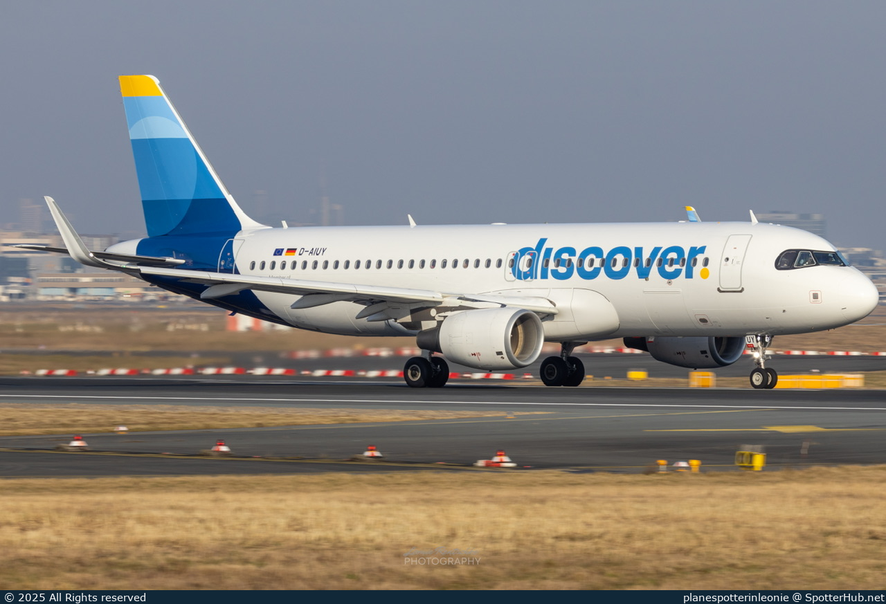 Photo of D-AIUY - Airbus A320-214 operated by Discover Airlines