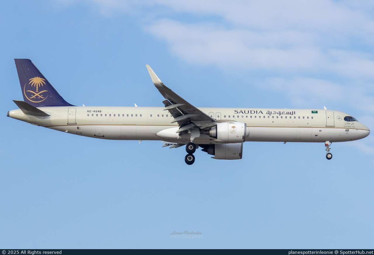 Photo of HZ-ASAB - Airbus A321-251NX operated by Saudia