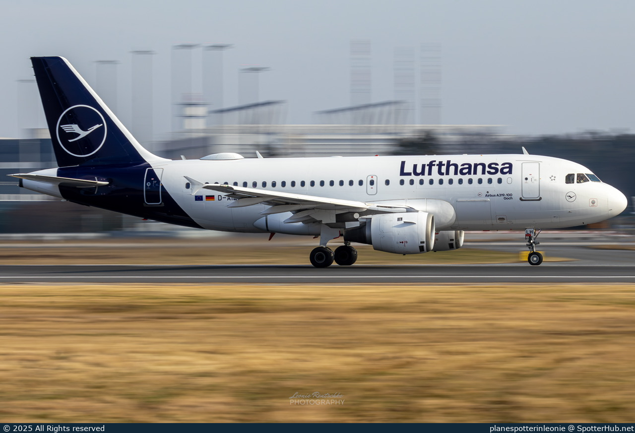 Photo of D-AILH - Airbus A319-114 operated by Lufthansa