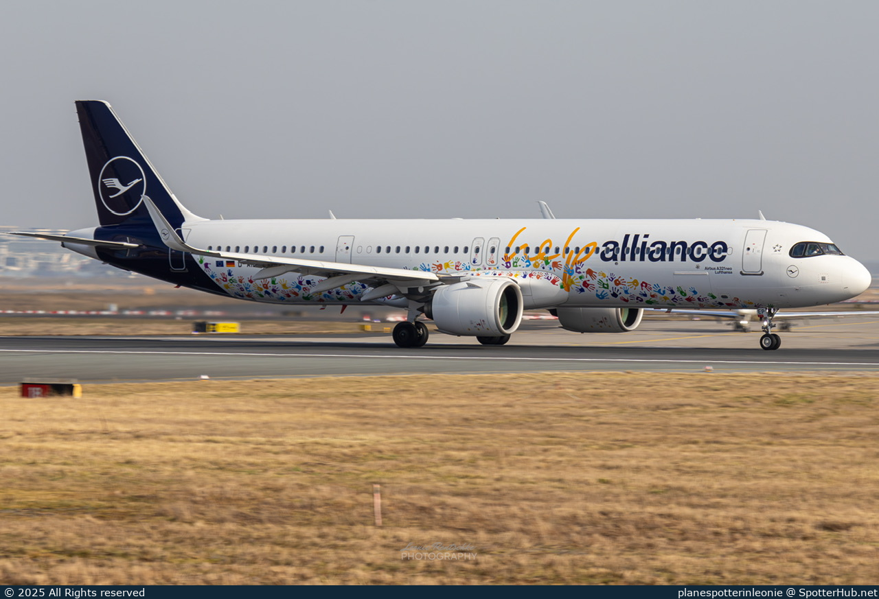Photo of D-AIEP - Airbus A321-271NX operated by Lufthansa