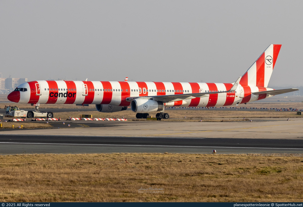 Photo of D-ABOM - Boeing 757-330 operated by Condor
