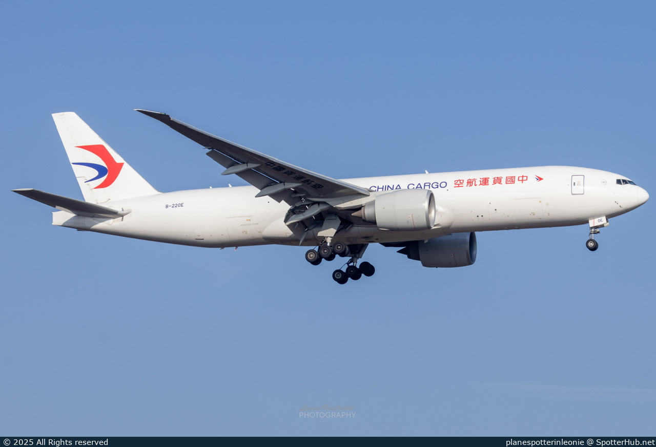 Photo of B-220E - Boeing 777-F operated by China Cargo Airlines