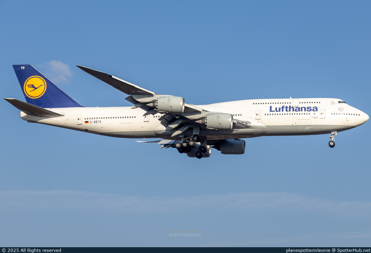 Photo of D-ABYS - Boeing 747-830 operated by Lufthansa