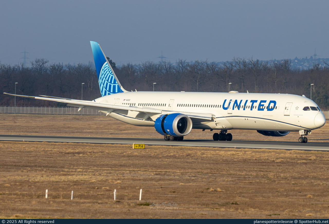 Photo of N12021 - Boeing 787-10 Dreamliner operated by United Airlines