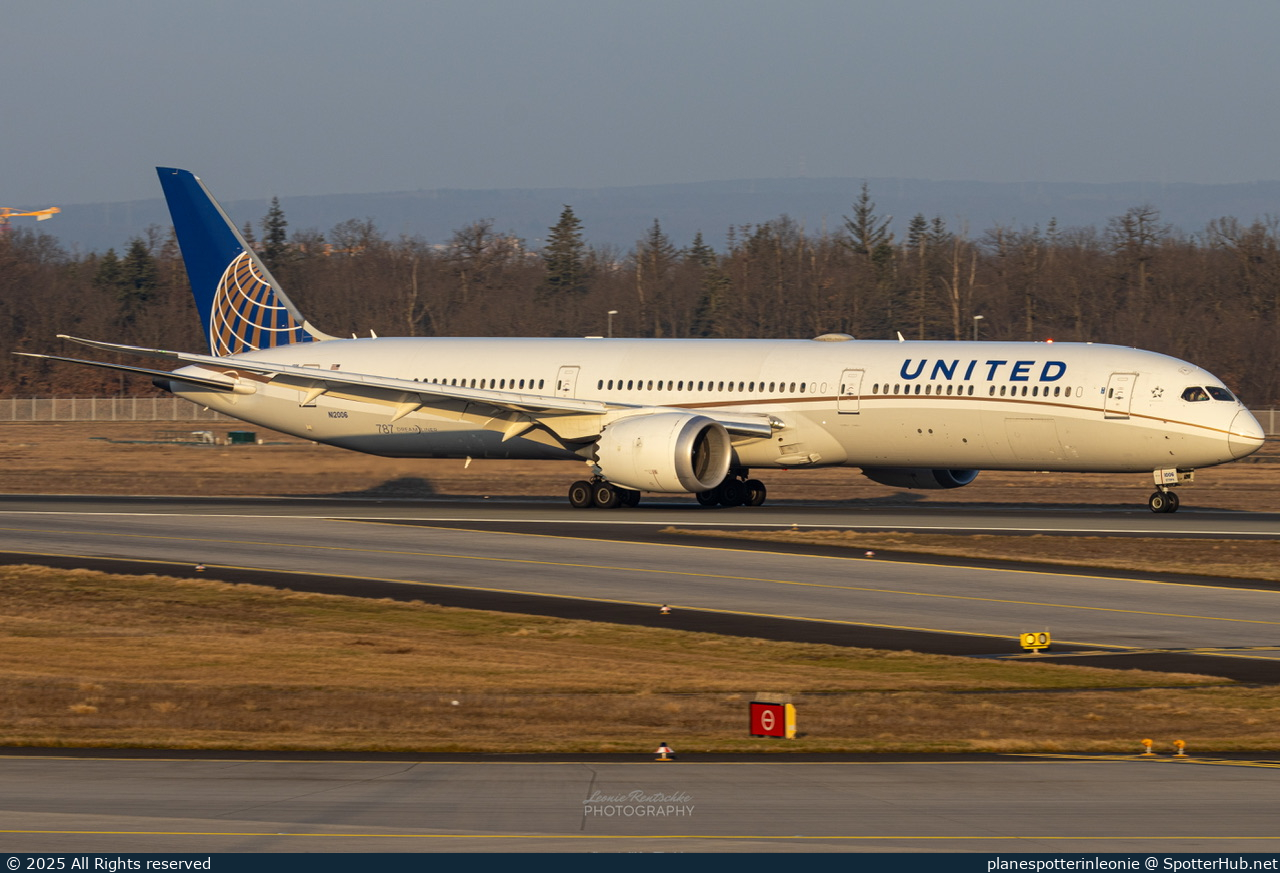 Photo of N12006 - Boeing 787-10 Dreamliner operated by United Airlines