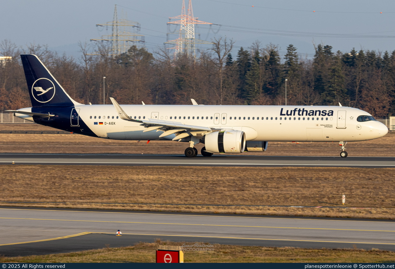 Photo of D-AIEK - Airbus A321-271NX operated by Lufthansa