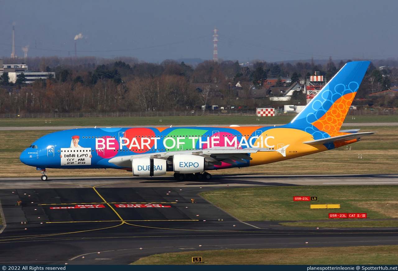Photo of A6-EEW - Airbus A380-861 operated by Emirates
