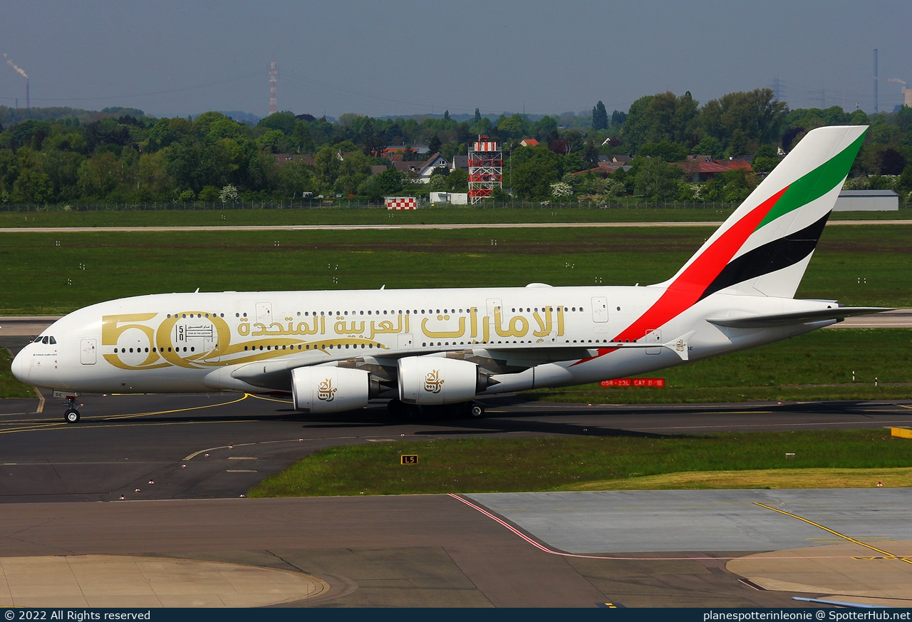 Photo of A6-EOE - Airbus A380-861 operated by Emirates