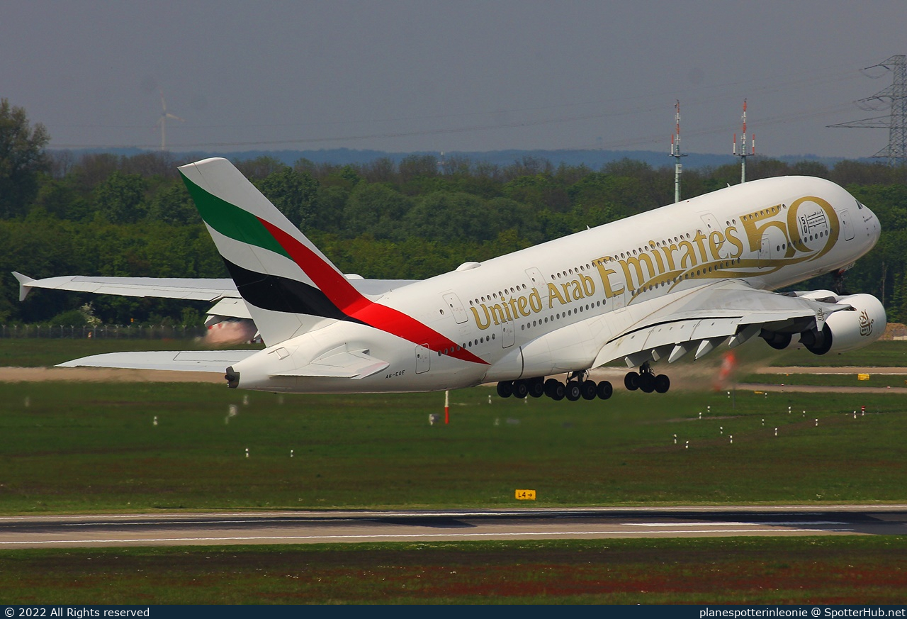 Photo of A6-EOE - Airbus A380-861 operated by Emirates