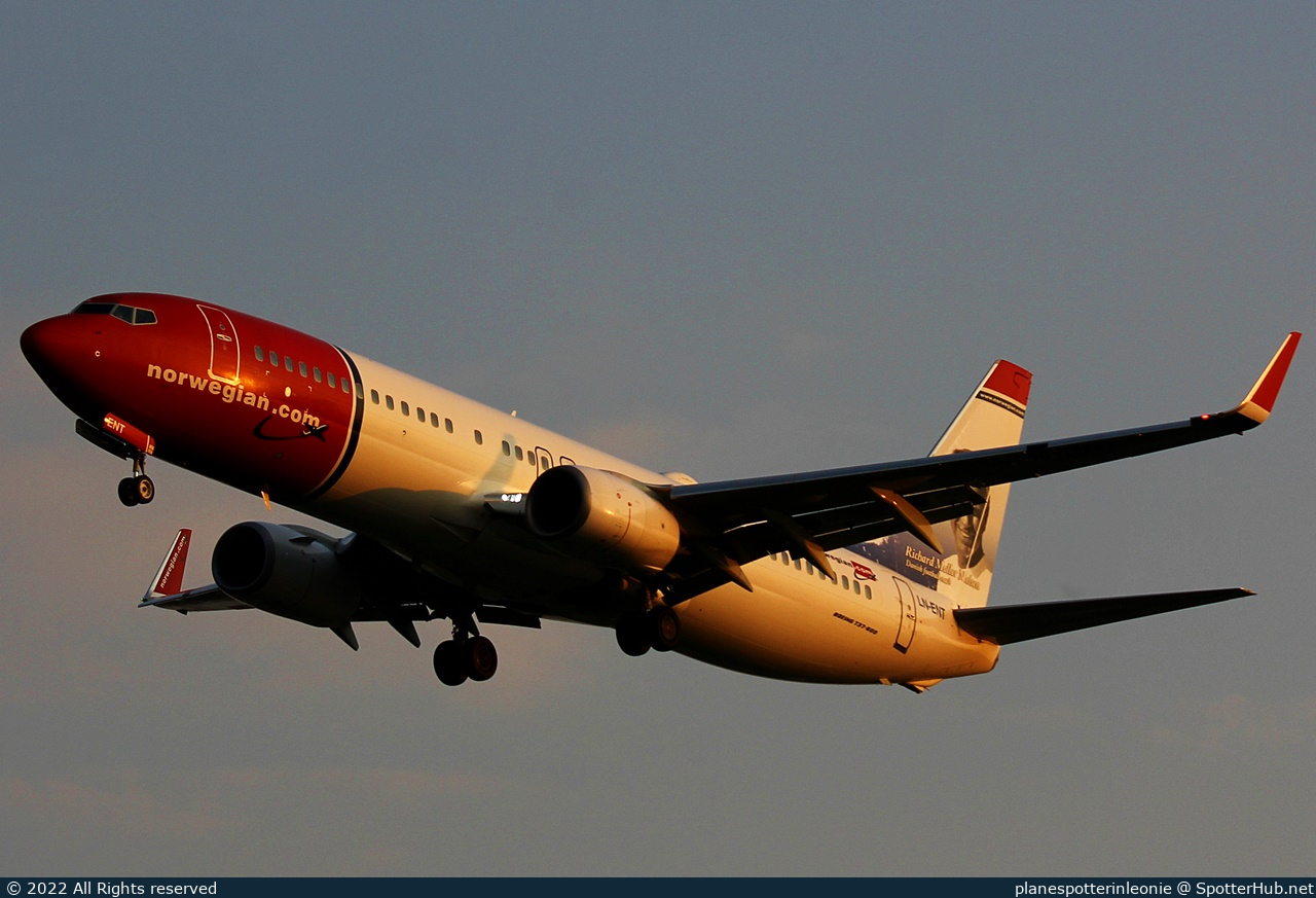 Photo of LN-ENT - Boeing 737-8JP operated by Norwegian Air Shuttle