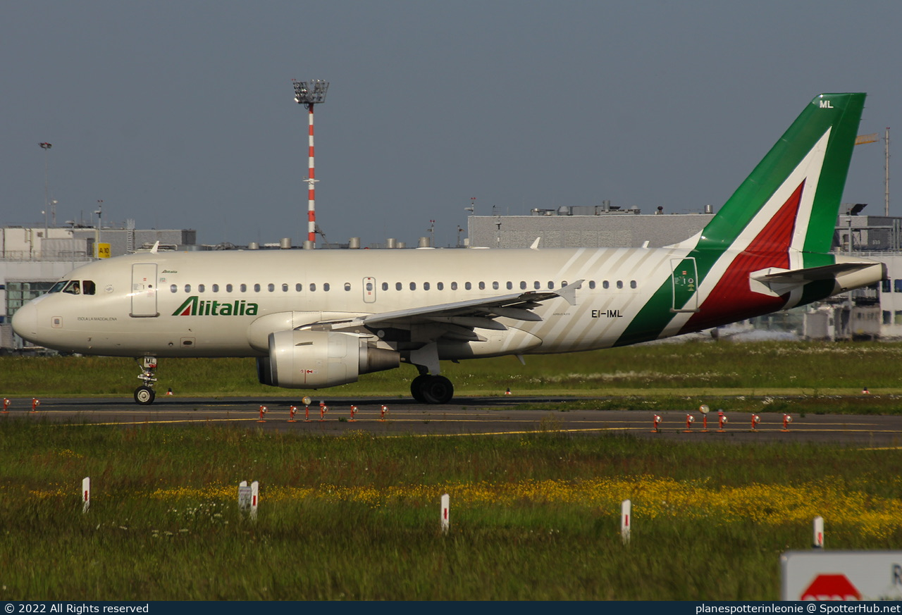 Photo of EI-IML - Airbus A319-112 operated by Alitalia