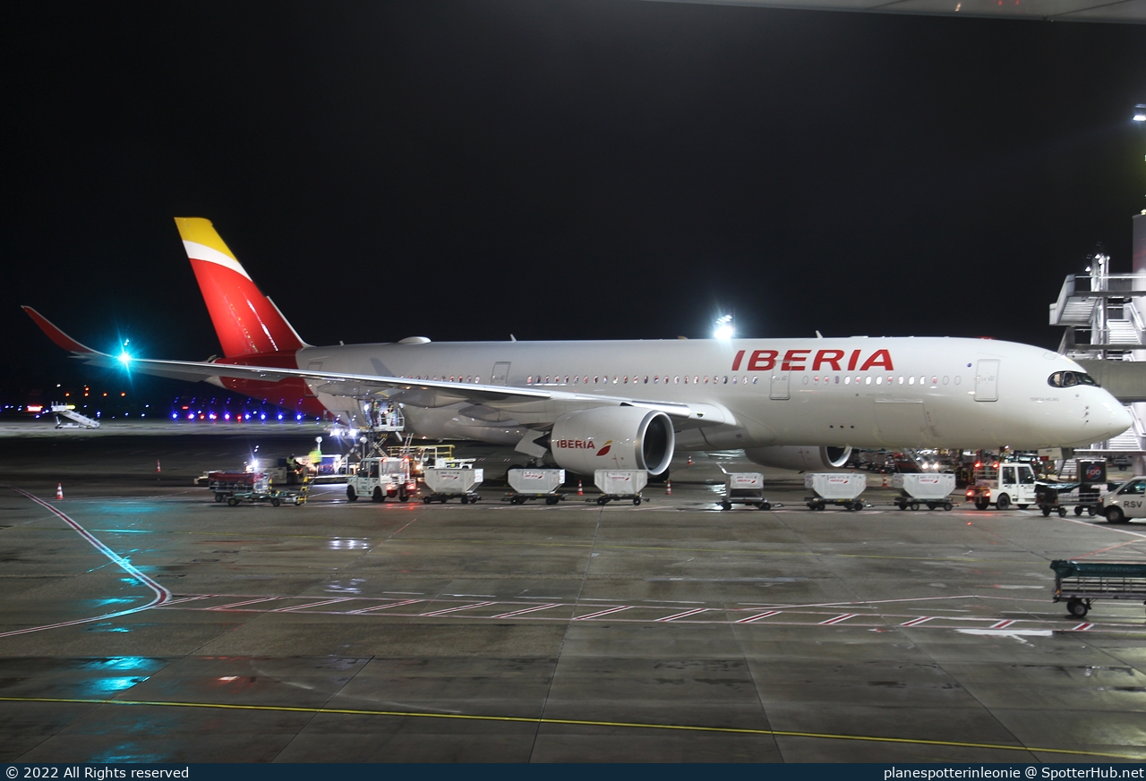 Photo of EC-NVR - Airbus A350-941 operated by Iberia