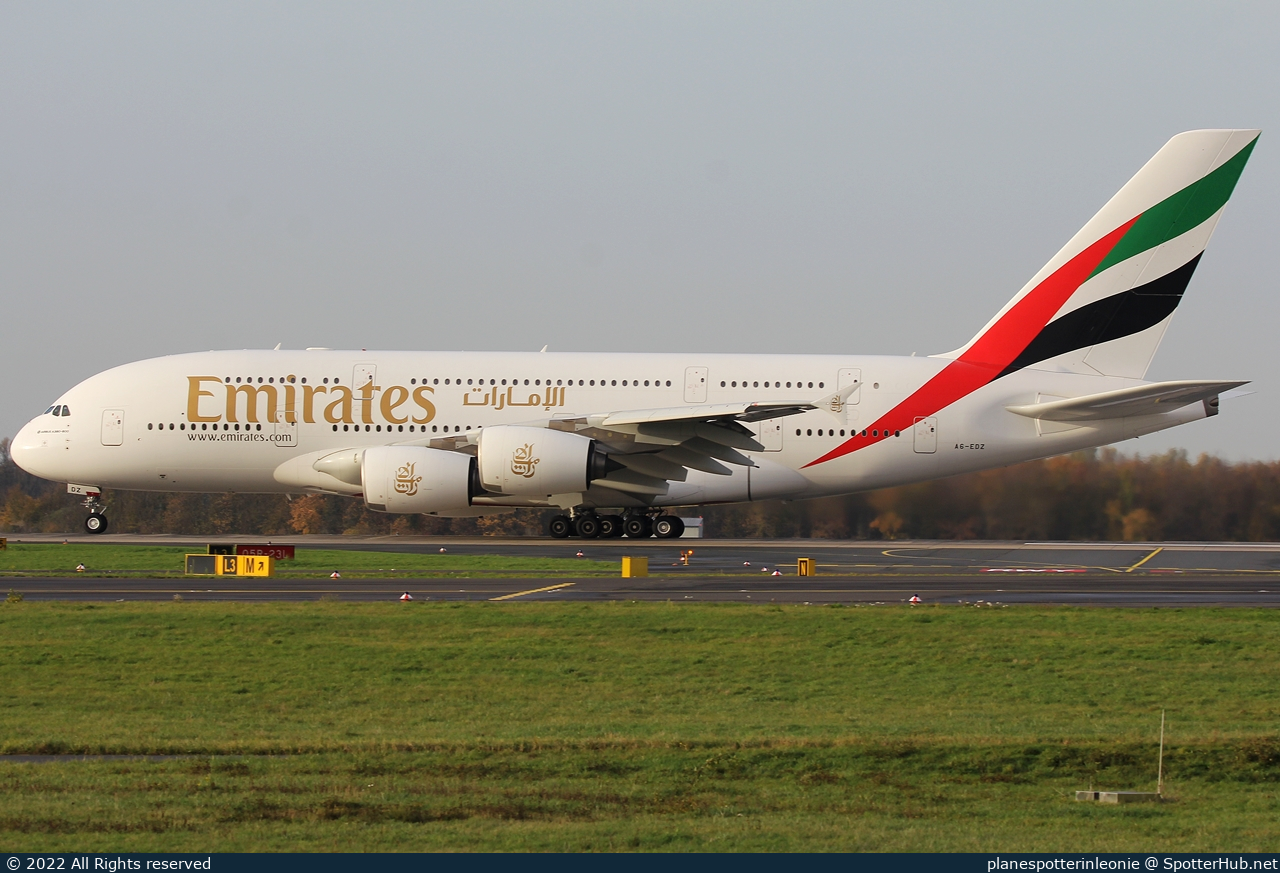 Photo of A6-EDZ - Airbus A380-861 operated by Emirates