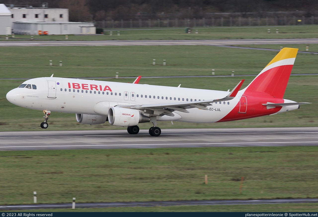 Photo of EC-LUL - Airbus A320-216 operated by Iberia