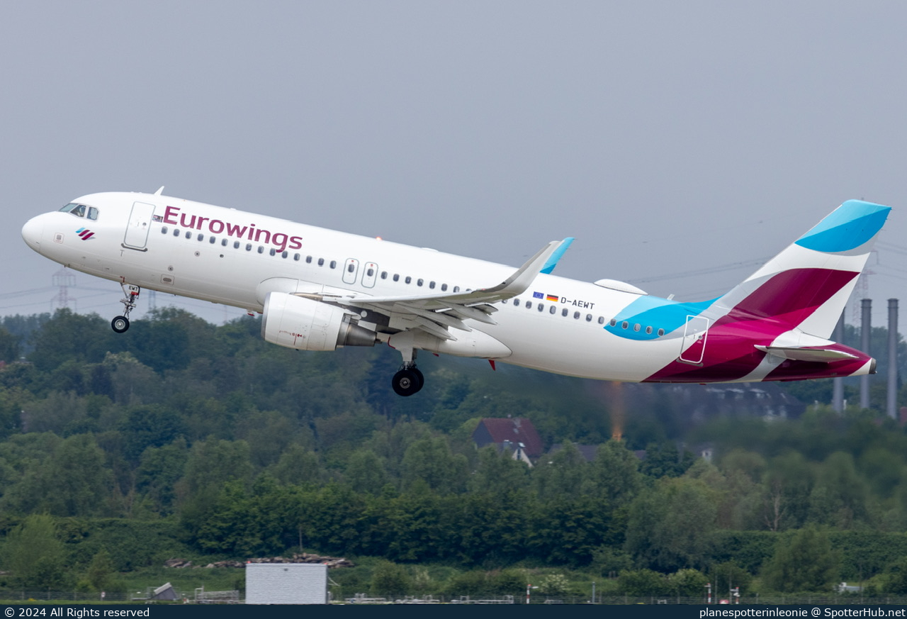 Photo of D-AEWT - Airbus A320-214 operated by Eurowings
