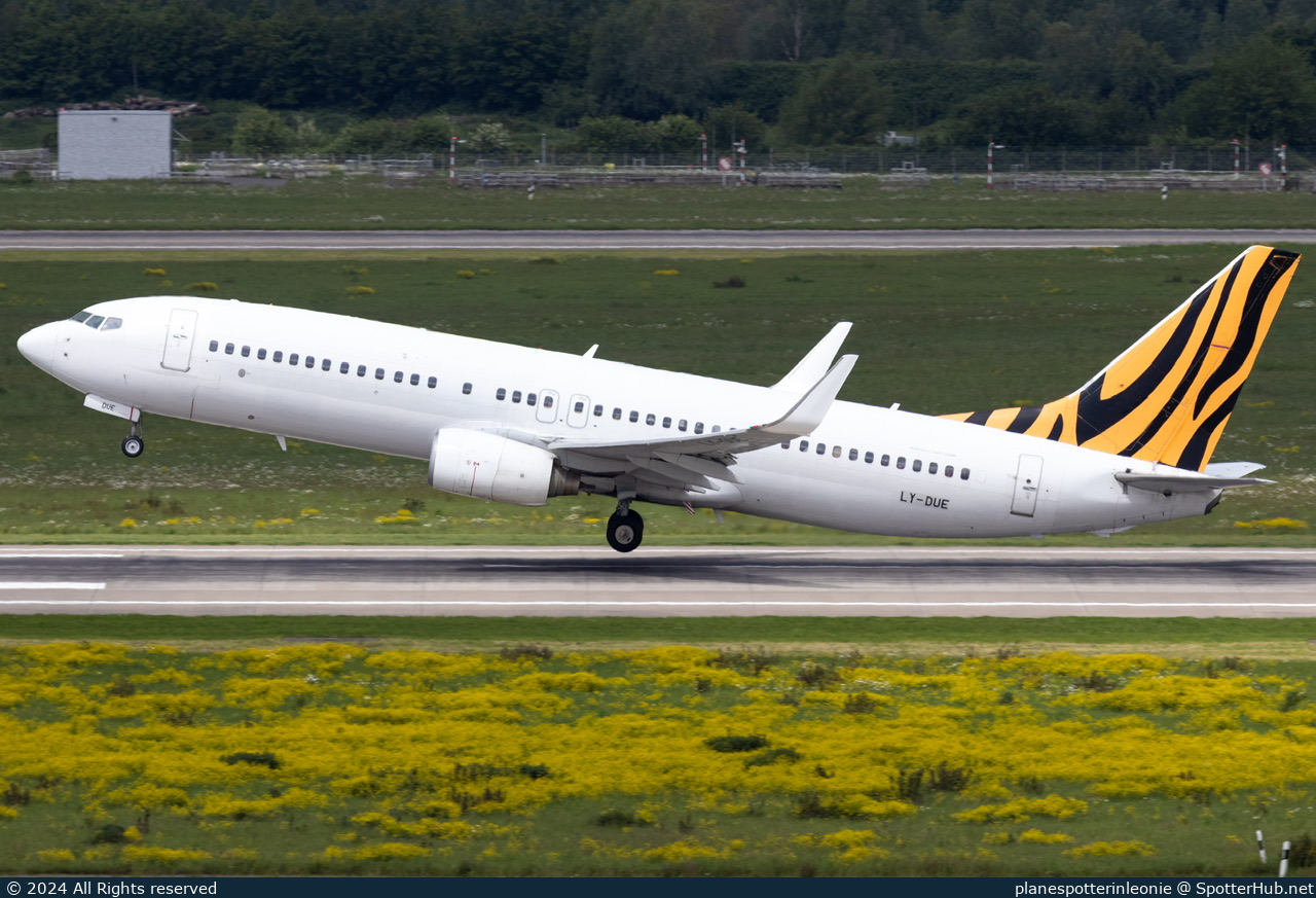 Photo of LY-DUE - Boeing 737-8FE operated by GetJet Airlines
