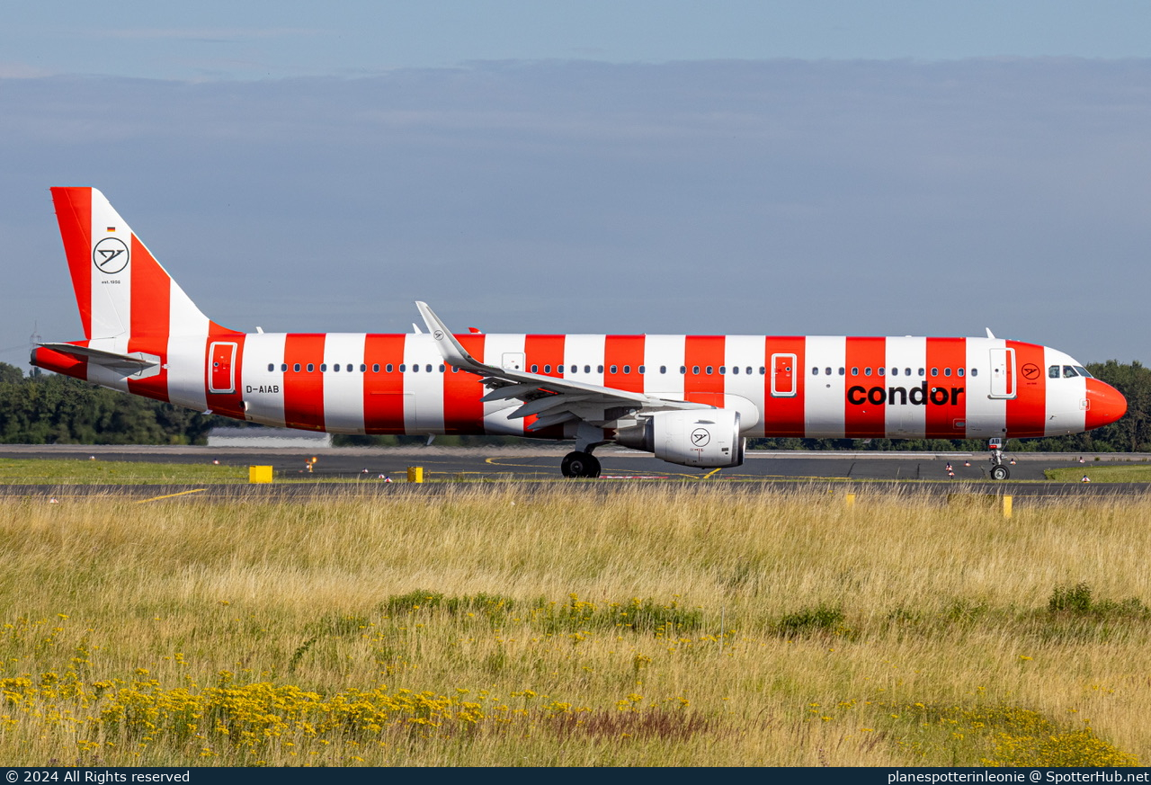 Photo of D-AIAB - Airbus A321-211 operated by Condor