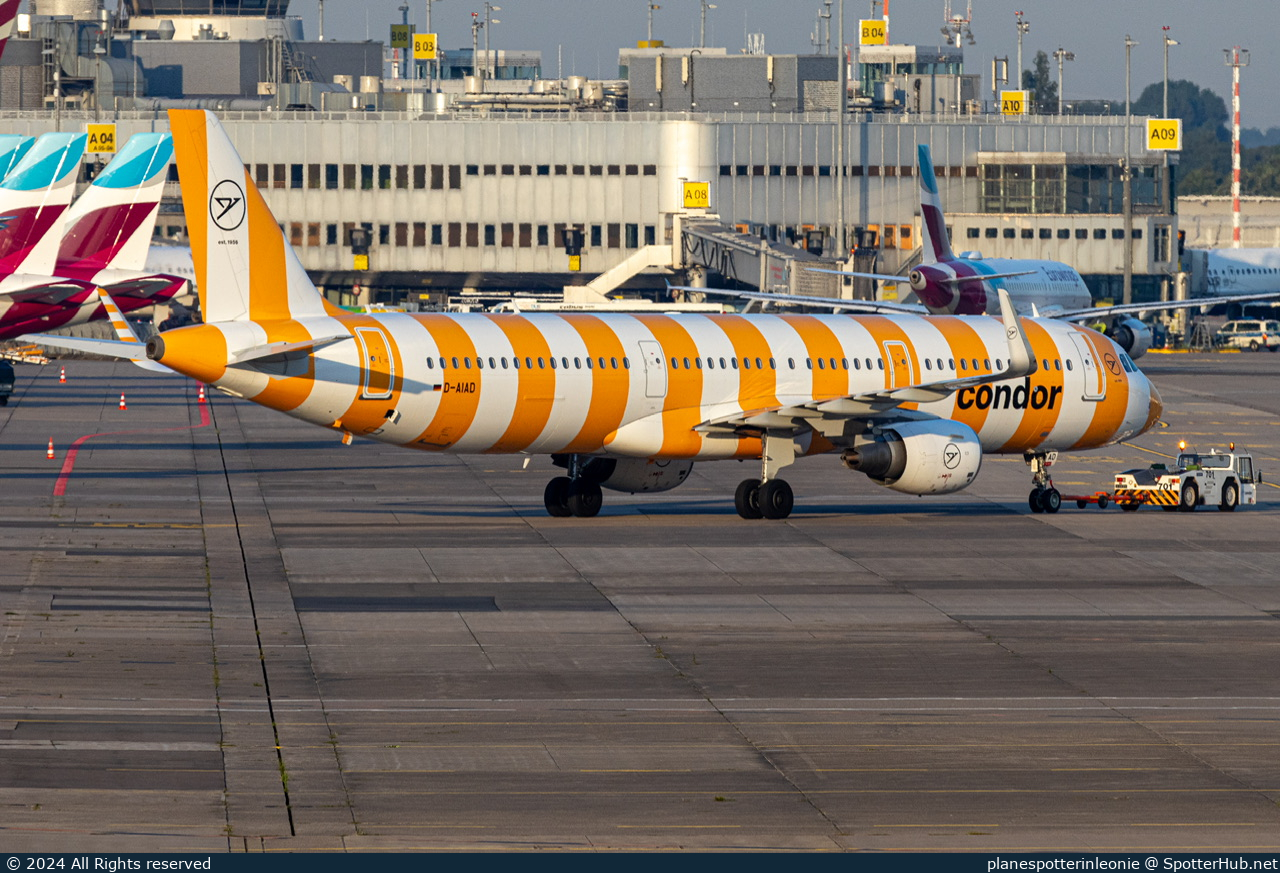 Photo of D-AIAD - Airbus A321-211 operated by Condor
