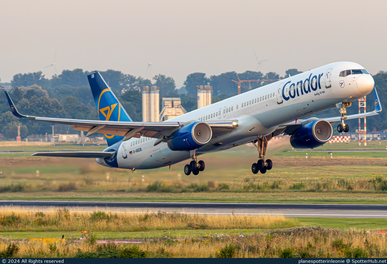 Photo of D-ABOB - Boeing 757-330 operated by Condor