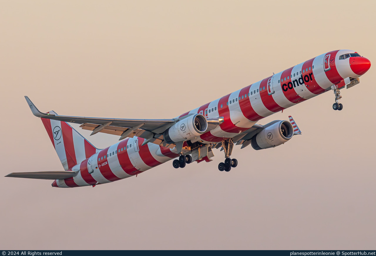 Photo of D-ABOM - Boeing 757-330 operated by Condor