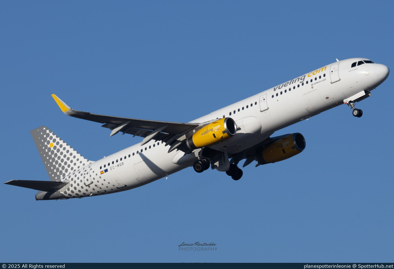 Photo of EC-MQB - Airbus A321-231 operated by Vueling
