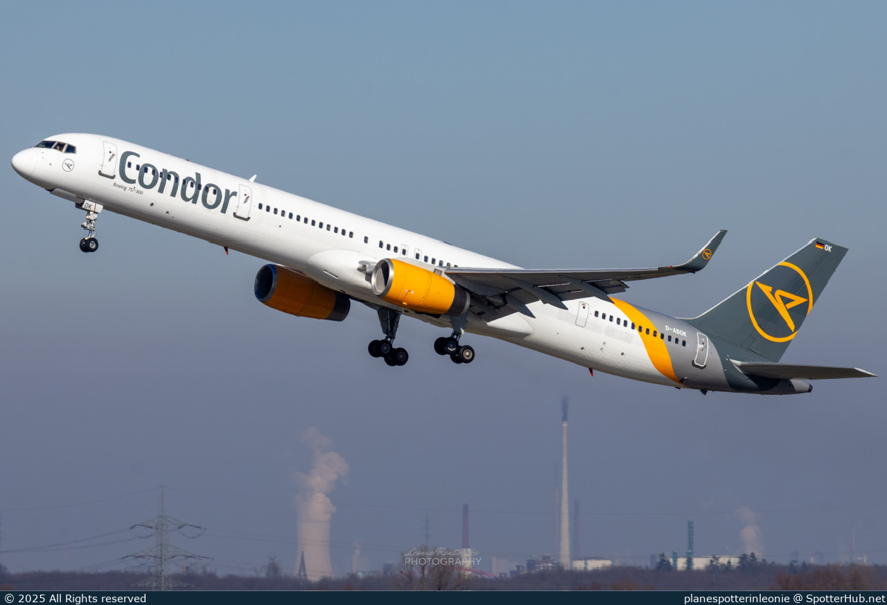 Photo of D-ABOK - Boeing 757-330 operated by Condor