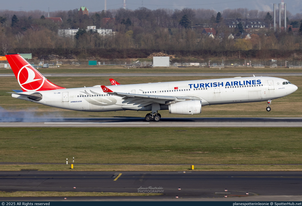 Photo of TC-JNK - Airbus A330-343 operated by Turkish Airlines