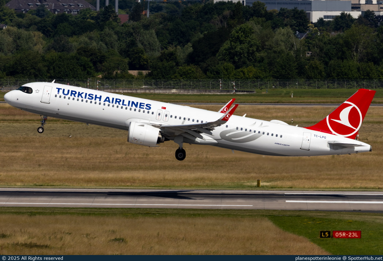 Photo of TC-LPG - Airbus A321-271NX operated by Turkish Airlines