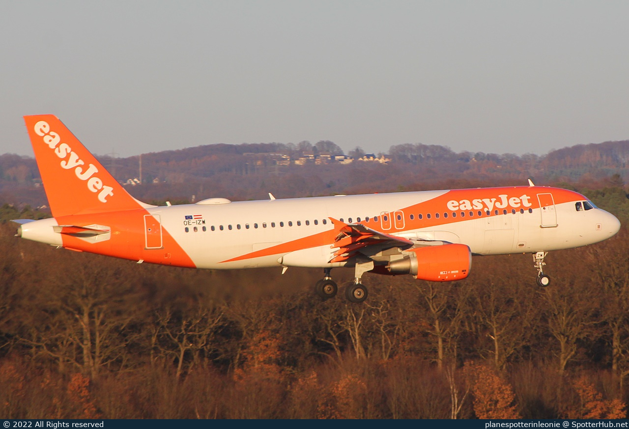 Photo of OE-IZW - Airbus A320-214 operated by easyJet Europe