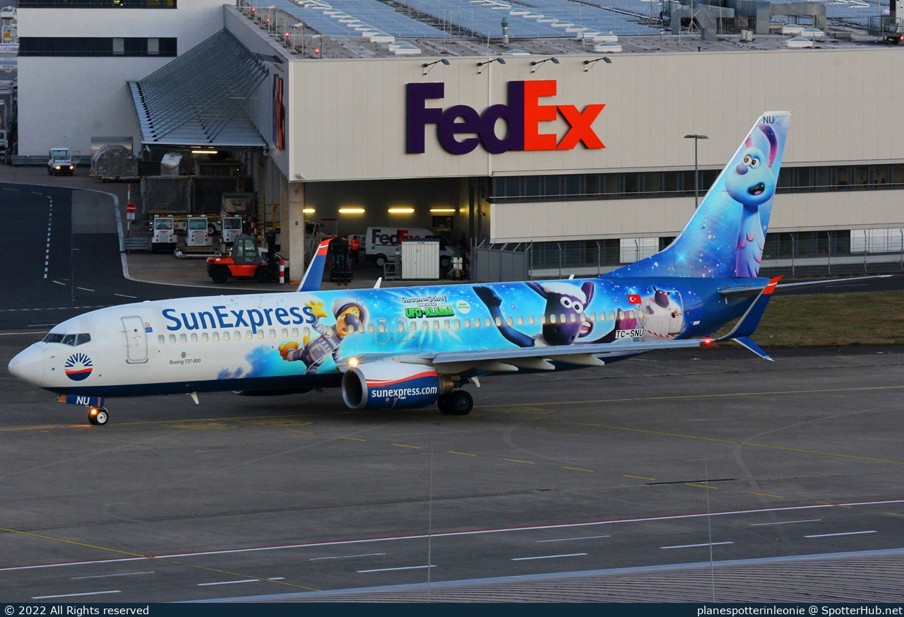 Photo of TC-SNU - Boeing 737-8HC operated by SunExpress