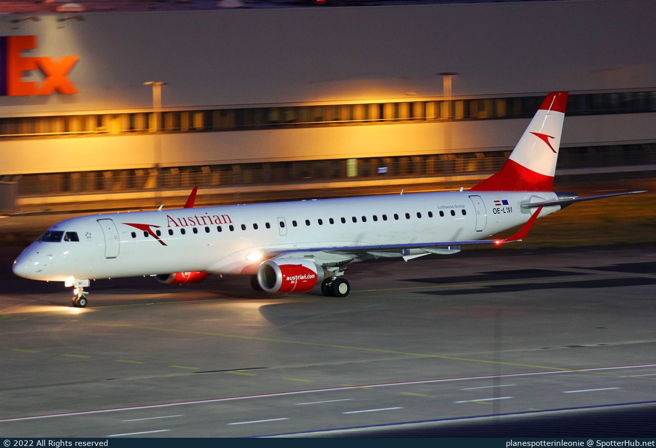 Photo of OE-LWI - Embraer ERJ-195LR operated by Austrian Airlines