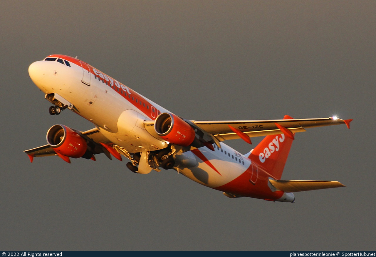 Photo of OE-IZC - Airbus A320-214 operated by easyJet Europe