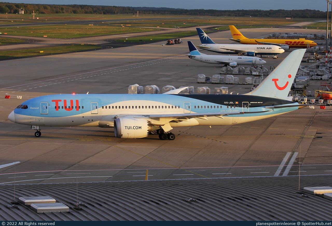 Photo of OO-JDL - Boeing 787-8 Dreamliner operated by TUI Airlines Belgium