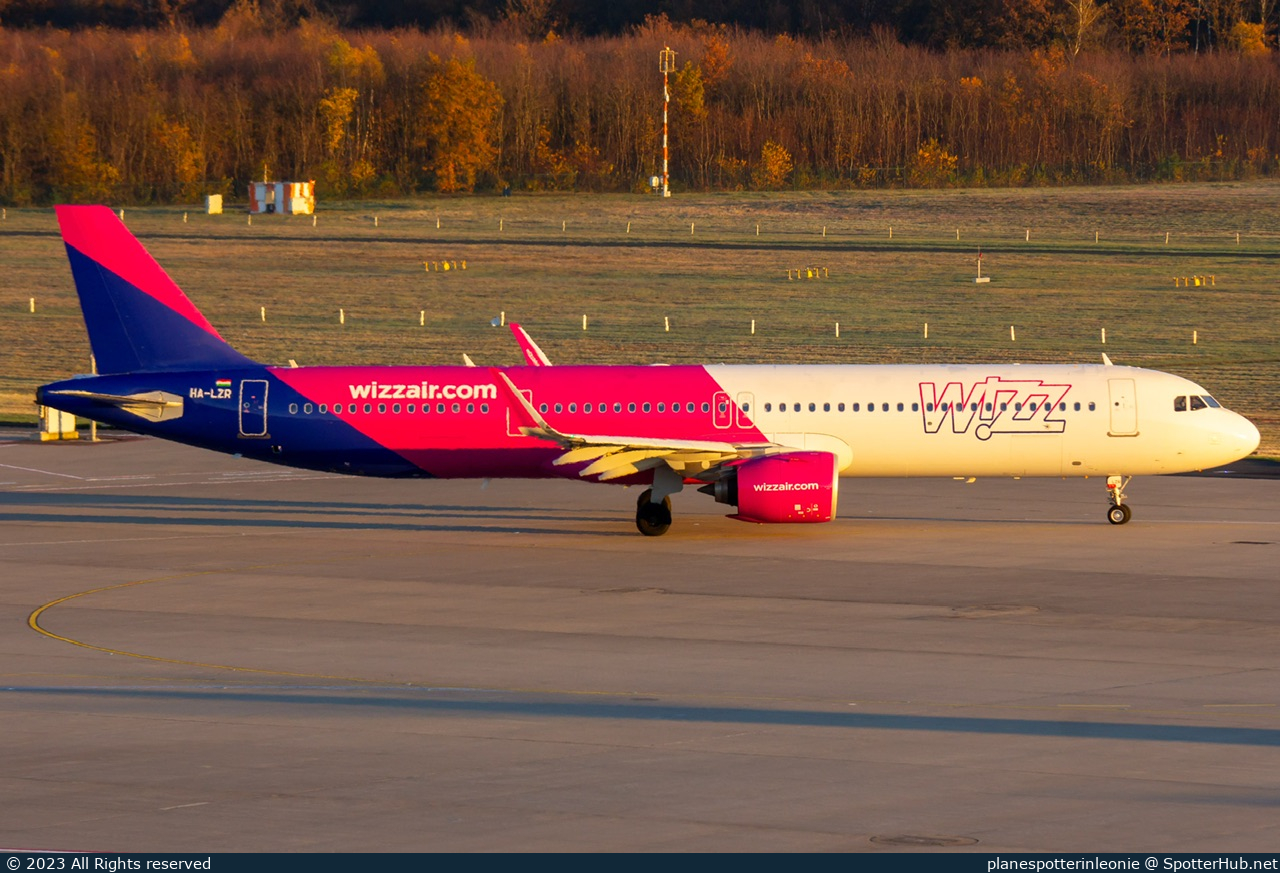 Photo of HA-LZR - Airbus A321-271NX operated by Wizz Air