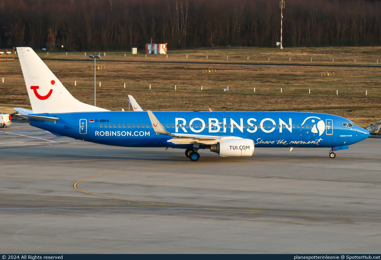 Photo of D-ABKN - Boeing 737-86J operated by TUIfly
