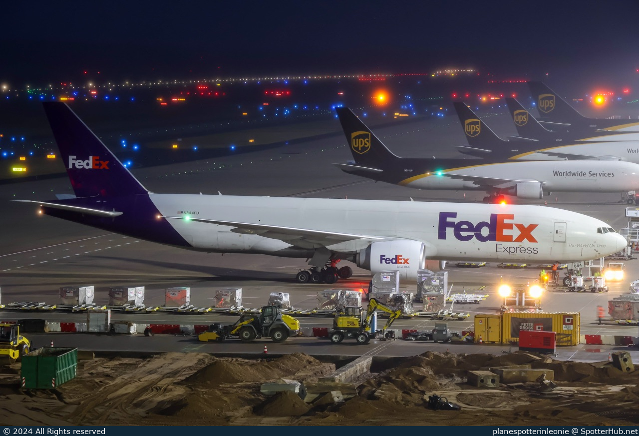 Photo of N844FD - Boeing 777-FHT operated by FedEx