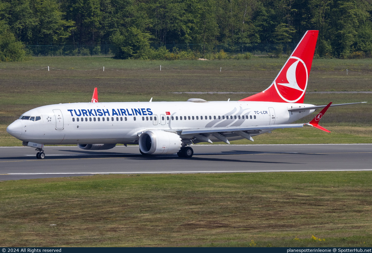 Photo of TC-LCR - Boeing 737 MAX 8 operated by Turkish Airlines